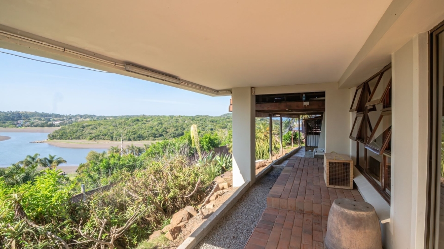 4 Bedroom Property for Sale in Bonza Bay Eastern Cape